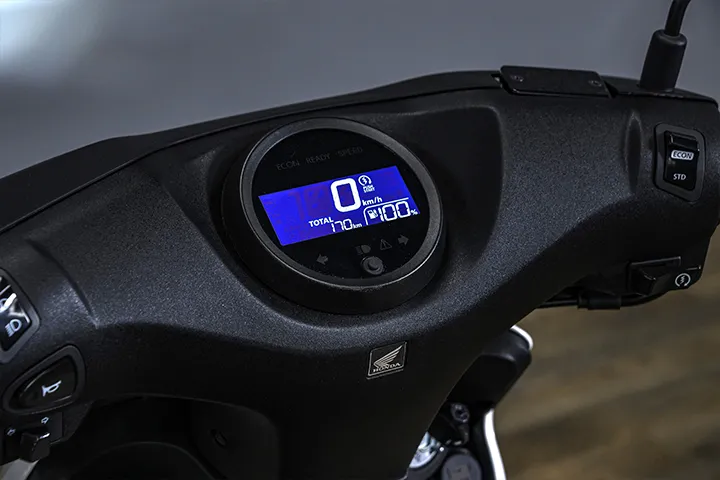Scoopy Prestige White